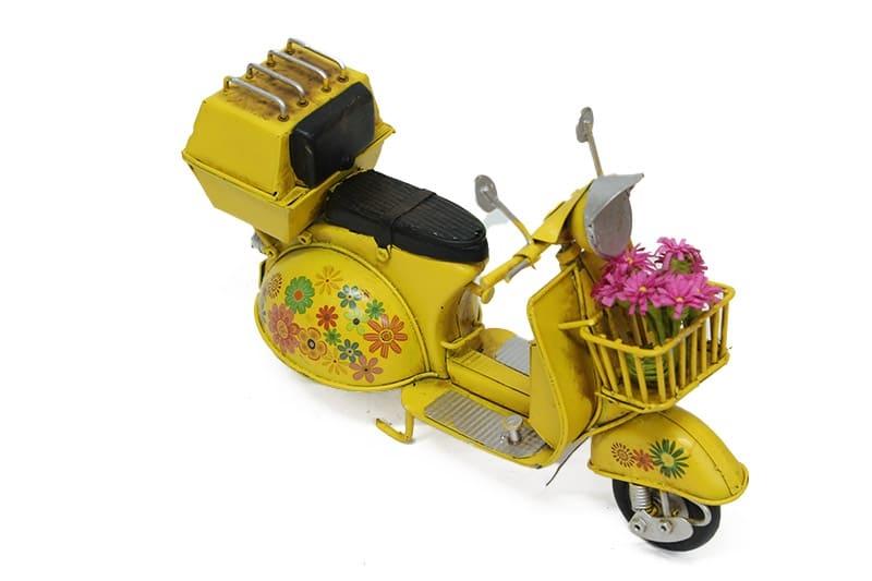 Dekoratif Sarı Metal Çiçek Sepetli Scooter Vintage Tasarım