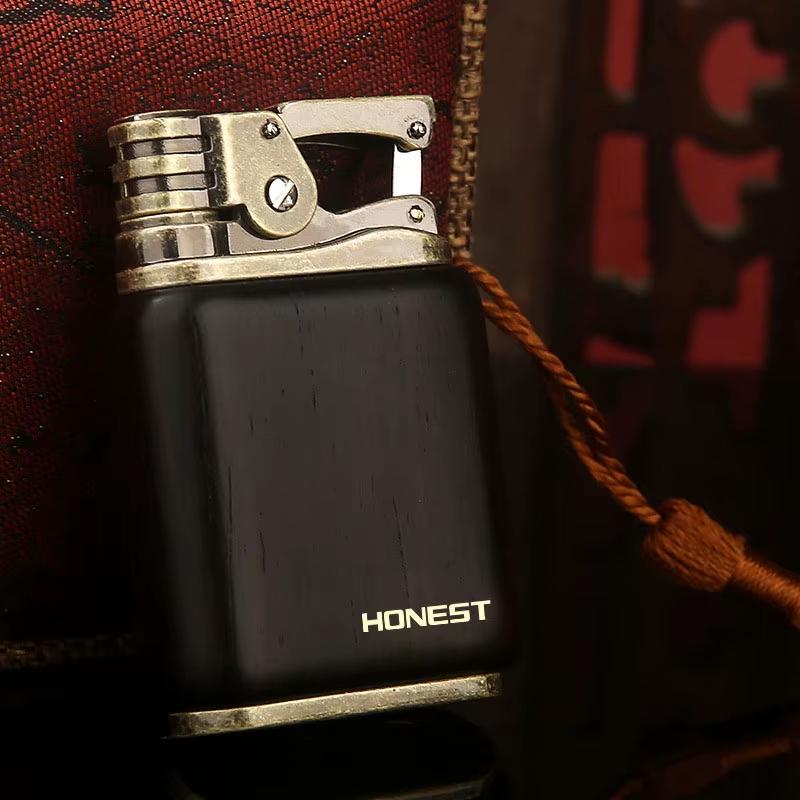 Honest Ahşap Kaplamalı Özel Kutulu Benzinli Çakmak
