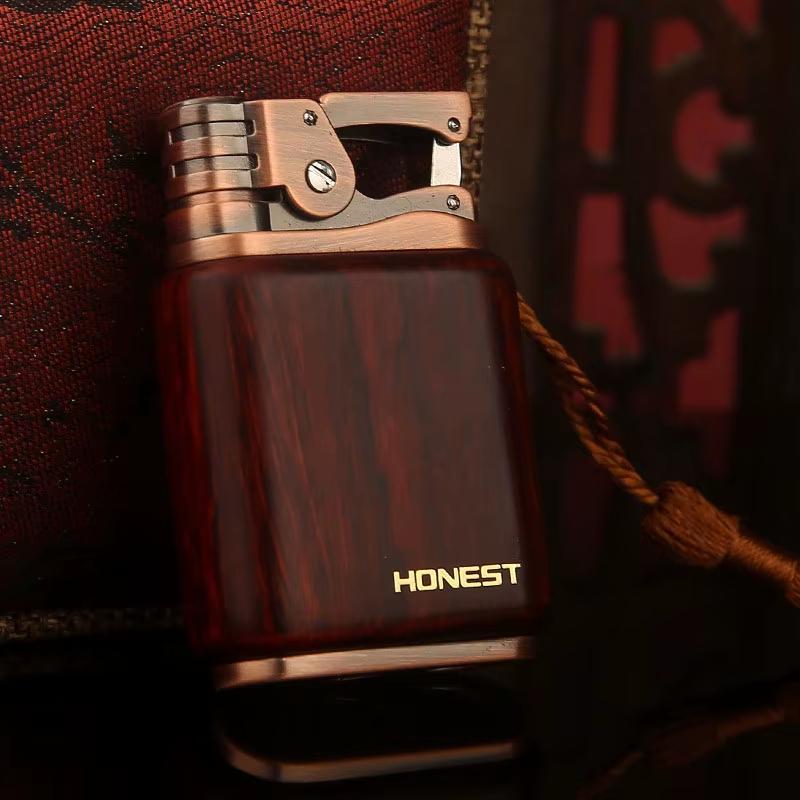 Honest Ahşap Kaplamalı Özel Kutulu Benzinli Çakmak