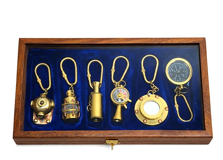 Ahşap Kutulu Denizci Temalı Pirinç Anahtarlık Seti KEY-0285