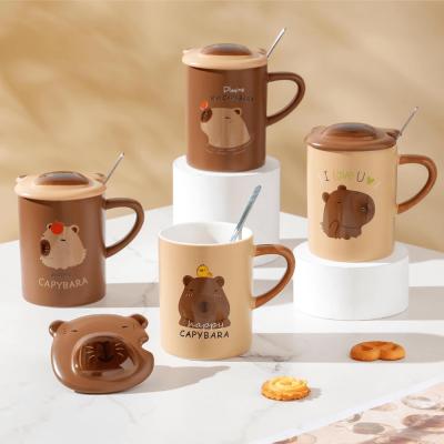 Capybara Desenli Kapaklı Kaşıklı Seramik Kupa Bardak 400 ml